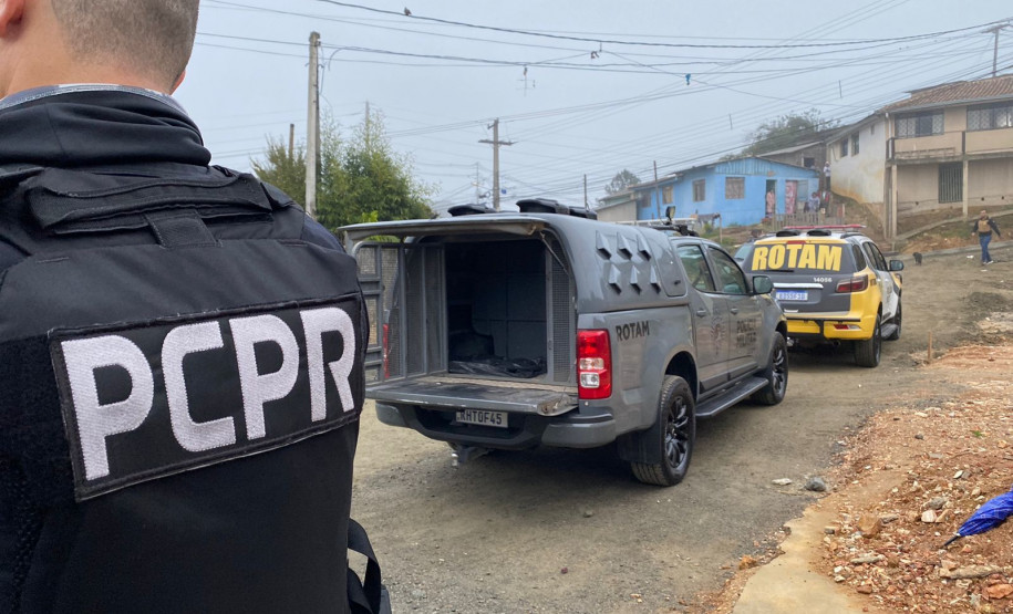 PCPR e PMPR prendem cinco pessoas por tráfico de drogas em Almirante Tamandaré