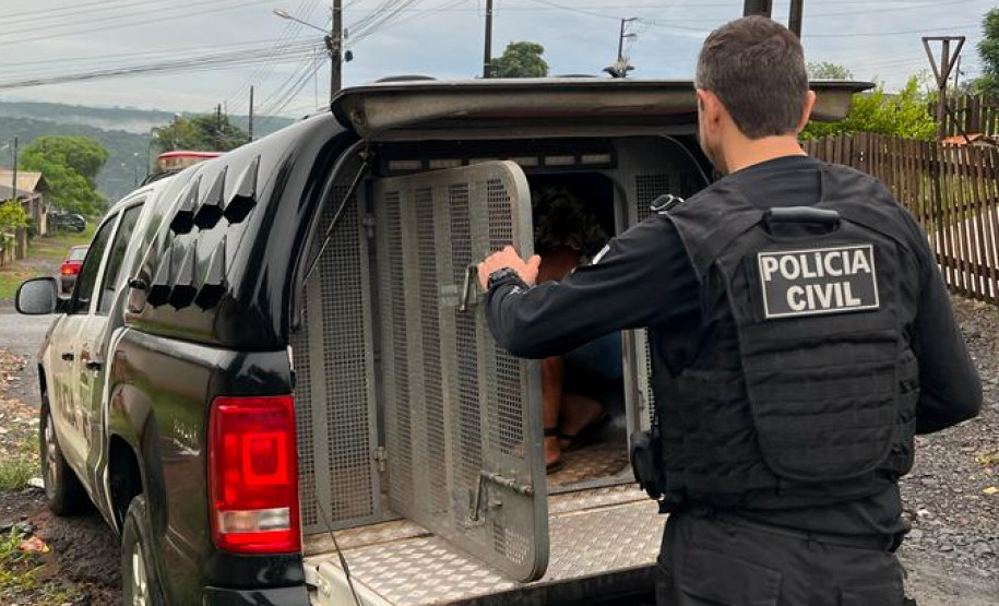 PCPR e GM prendem homem em flagrante por maus-tratos a cachorro em Ponta Grossa