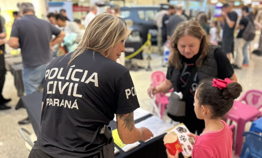 PCPR na Comunidade atende mais de três mil pessoas em exposição em shopping de Foz do Iguaçu
