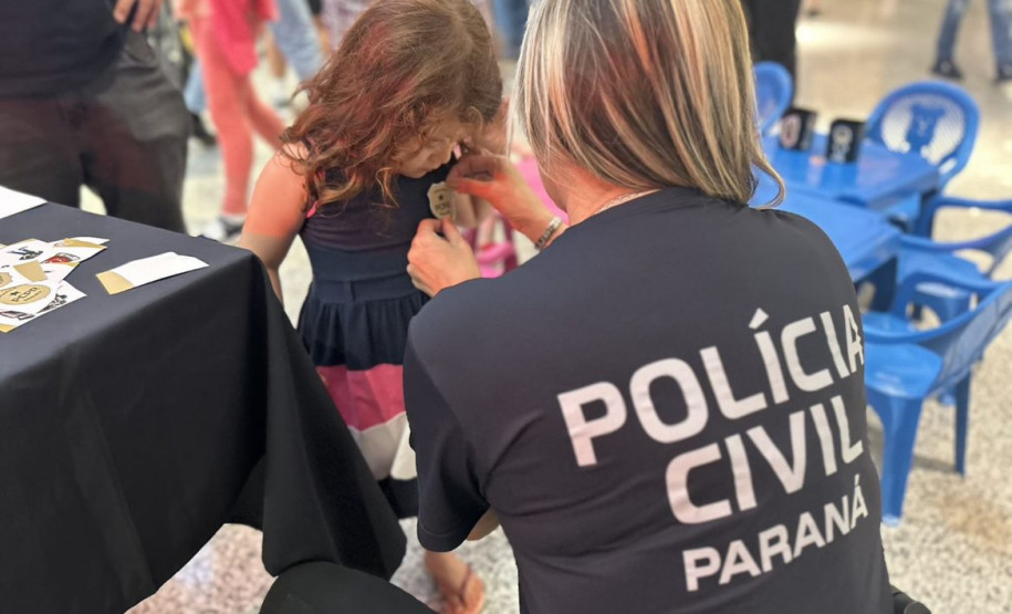 PCPR na Comunidade atende mais de três mil pessoas em exposição em shopping de Foz do Iguaçu