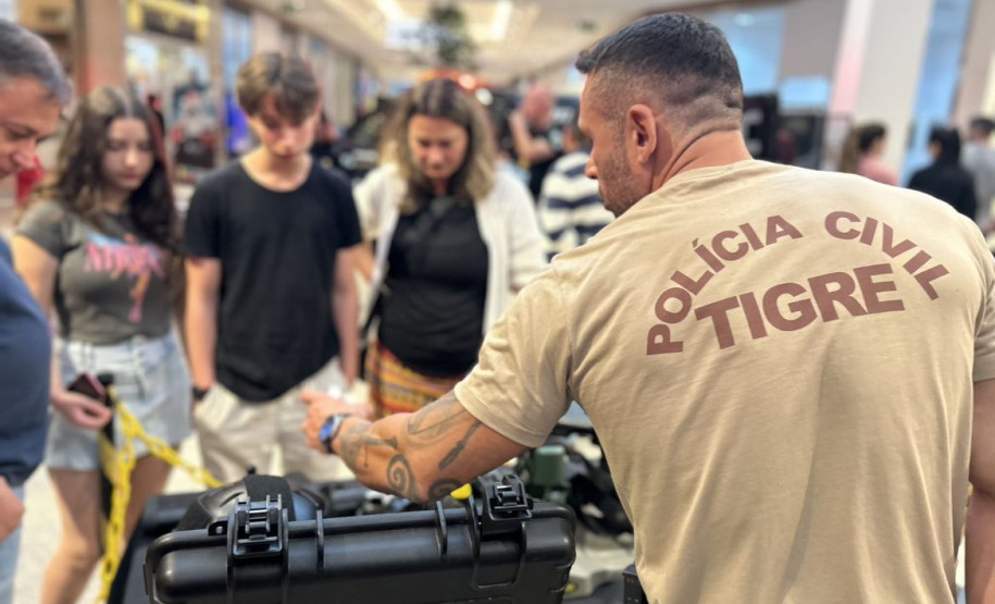 PCPR na Comunidade atende mais de três mil pessoas em exposição em shopping de Foz do Iguaçu