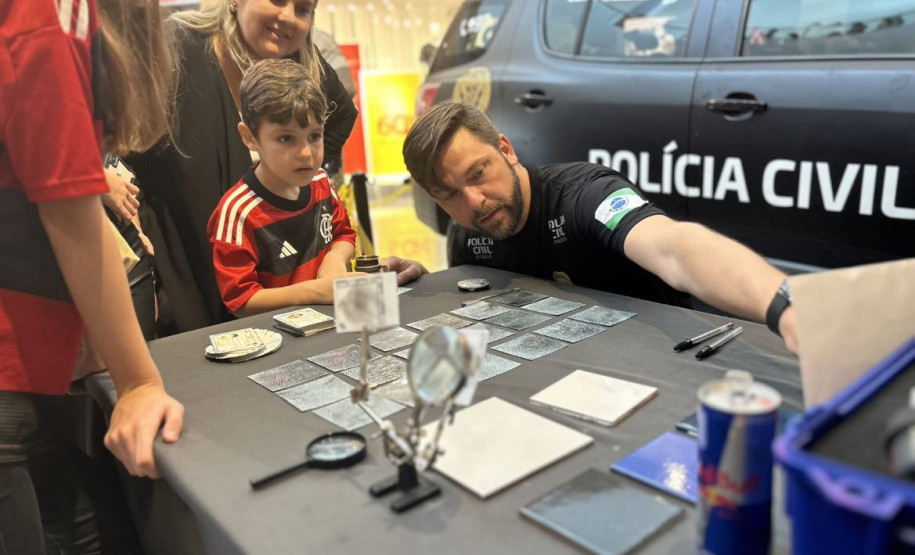 PCPR na Comunidade atende mais de três mil pessoas em exposição em shopping de Foz do Iguaçu