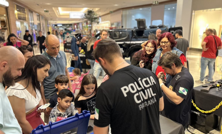 PCPR na Comunidade atende mais de três mil pessoas em exposição em shopping de Foz do Iguaçu