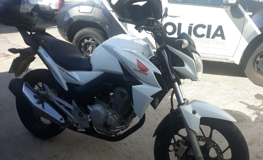 PCPR prende homem e recupera motocicleta furtada em Pinhais