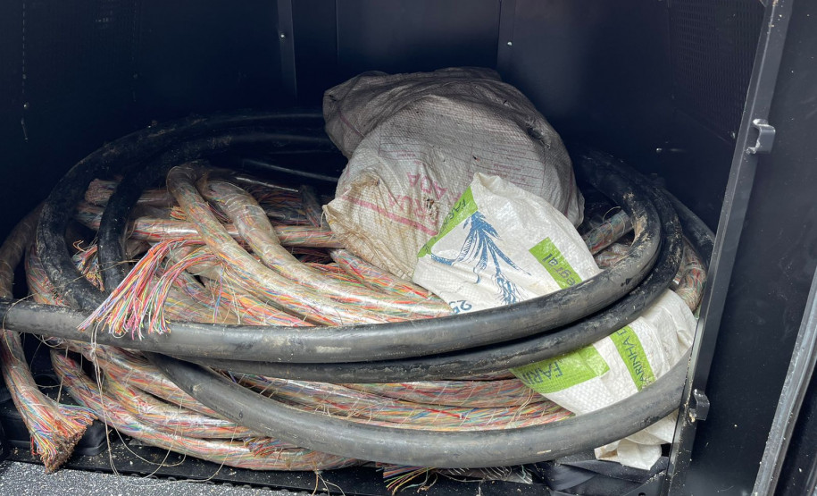 PCPR apreende mais de 200 quilos de fios telefônicos em Curitiba