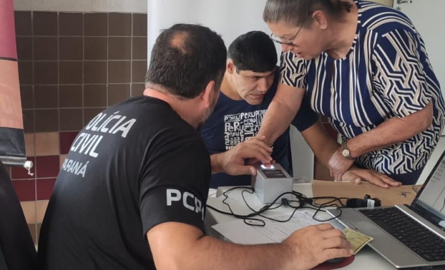 PCPR na Comunidade leva serviços de polícia judiciária para alunos da Associação Franciscana de Educação ao Cidadão Especial (AFECE) em Curitiba