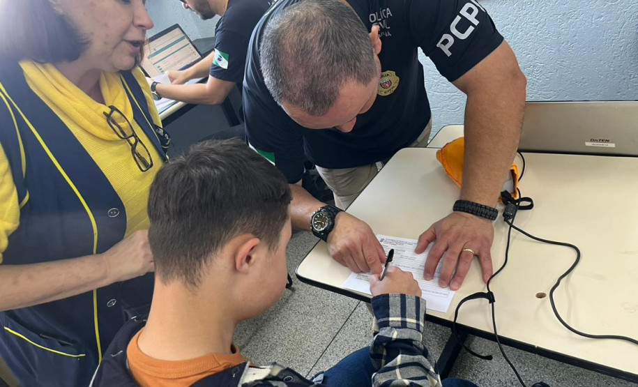 PCPR na Comunidade leva serviços de polícia judiciária para mais de 50 alunos em escola especial na Capital