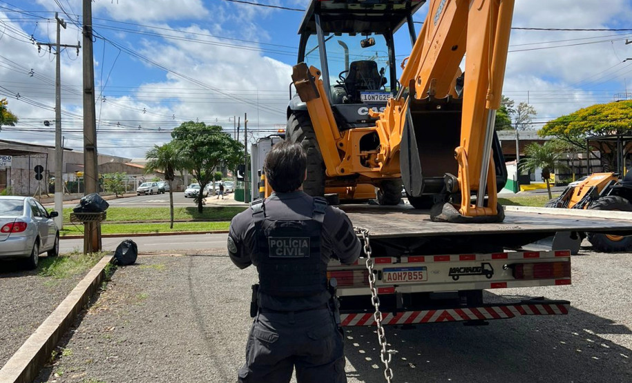 PCPR apreende duas máquinas terraplanagem furtadas em Londrina