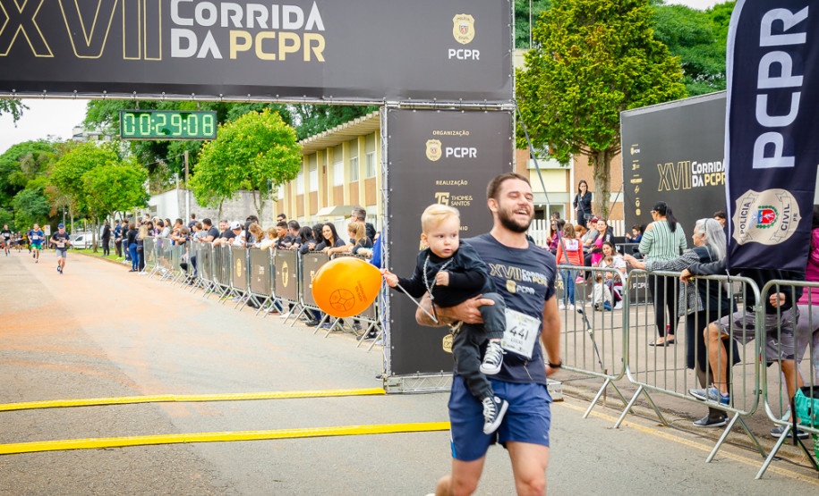 Mais de mil pessoas participam da 17ª Corrida da PCPR