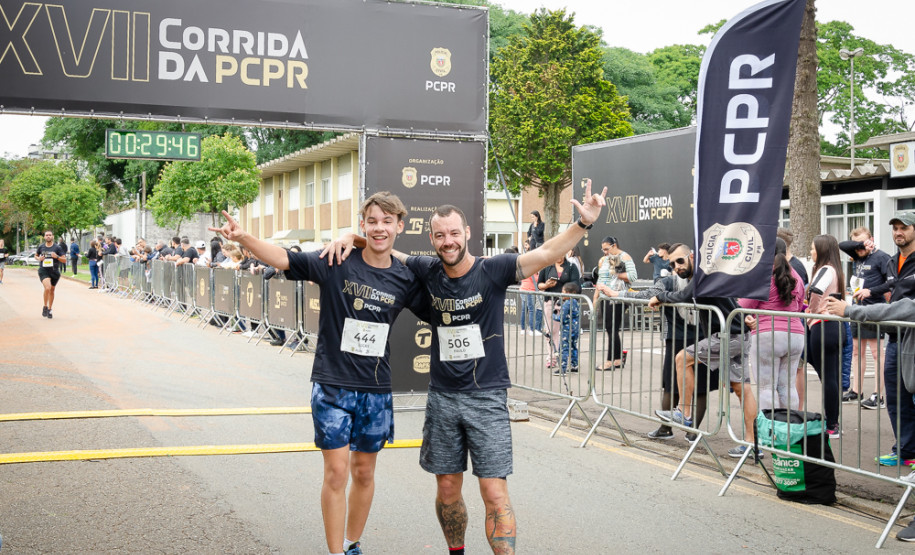 Mais de mil pessoas participam da 17ª Corrida da PCPR