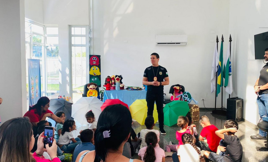 PCPR na Comunidade confecciona documentos de identidade para crianças em Paranaguá