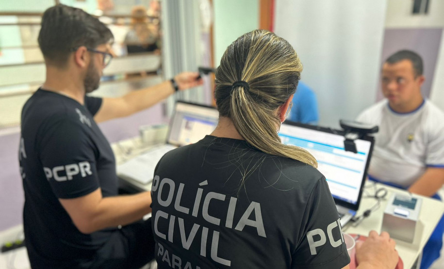 PCPR na Comunidade leva serviços de polícia judiciária aos bairros Pinheirinho e Santa Cândida em Curitiba