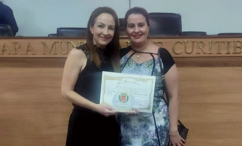 Delegada da PCPR recebe prêmio na Câmara Municipal de Curitiba