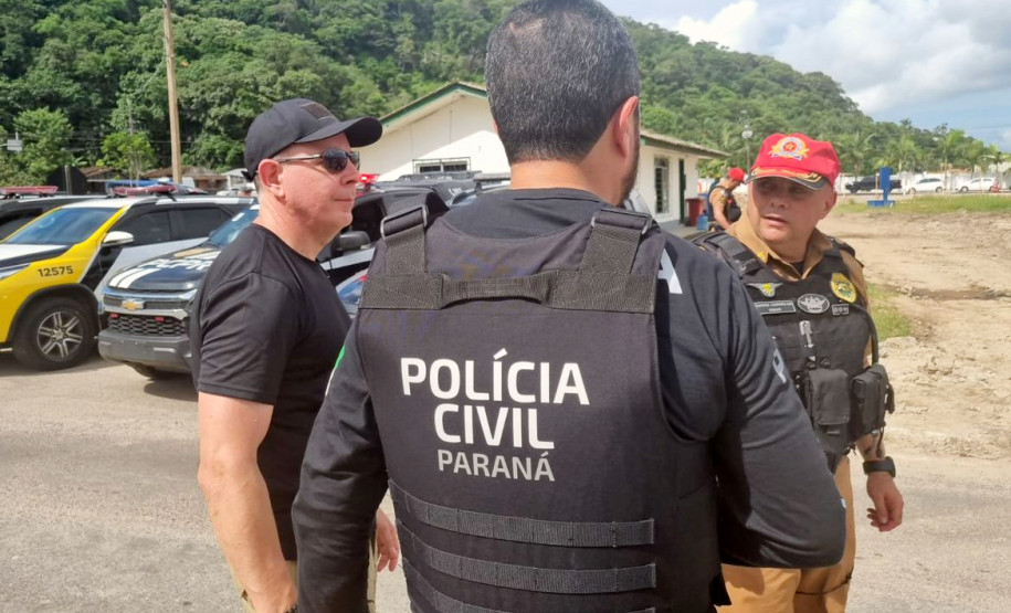 Com abordagens, forças policiais promovem primeira ação do Verão Maior Paraná