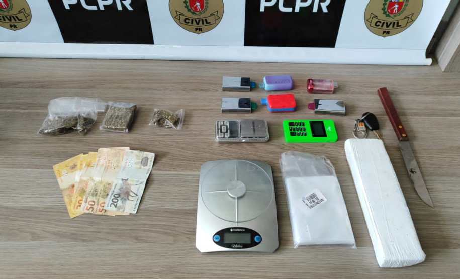 PCPR e PMPR prendem mulher em flagrante por tráfico de drogas e contrabando em RIo Negro