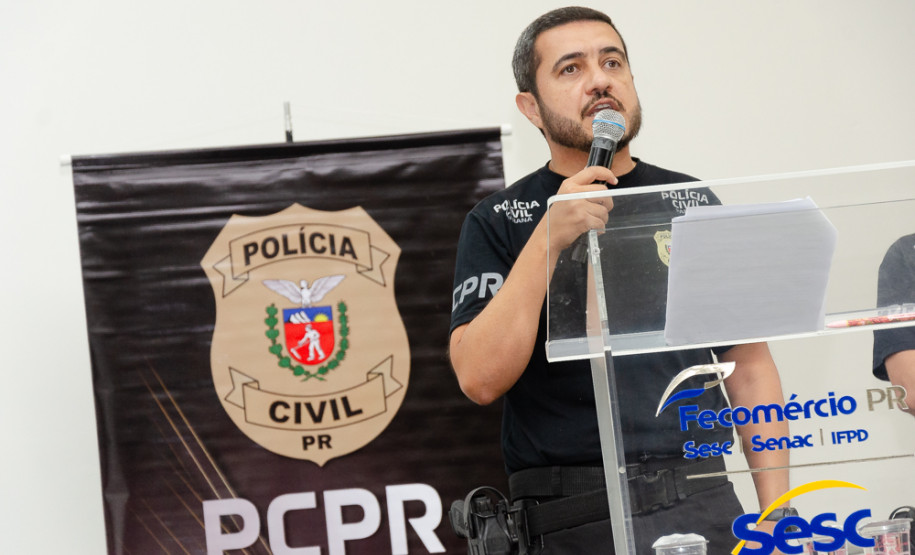 PCPR realiza entrega de medalhas de serviço policial para servidores de Paranaguá