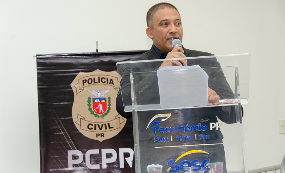PCPR realiza entrega de medalhas de serviço policial para servidores de Paranaguá
