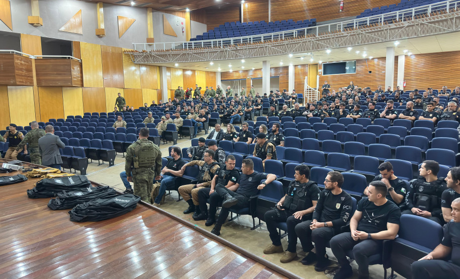 Forças de segurança prendem 36 integrantes de organização criminosa em megaoperação em Quedas do Iguaçu