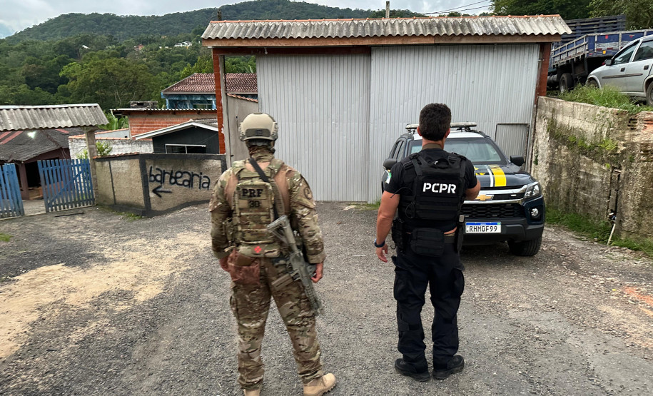 PCPR e PRF  prendem 12 pessoas em operação contra organização criminosa especializada em saques de cargas