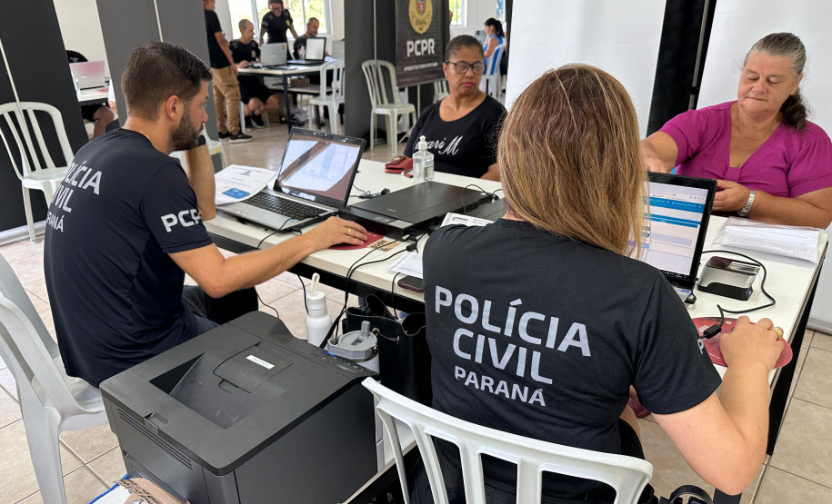 PCPR na Comunidade leva serviços para mais de 2 mil pessoas em Vitorino e Araucária