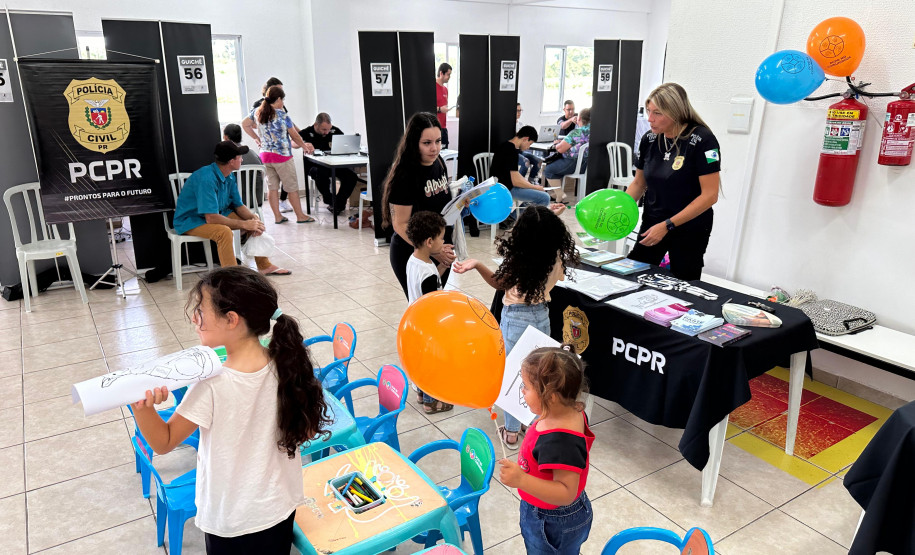 PCPR na Comunidade leva serviços para mais de 2 mil pessoas em Vitorino e Araucária