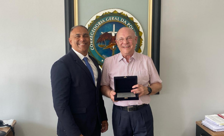 Delegado da PCPR comemora 75 anos de idade e encerra carreira policial de quatro décadas