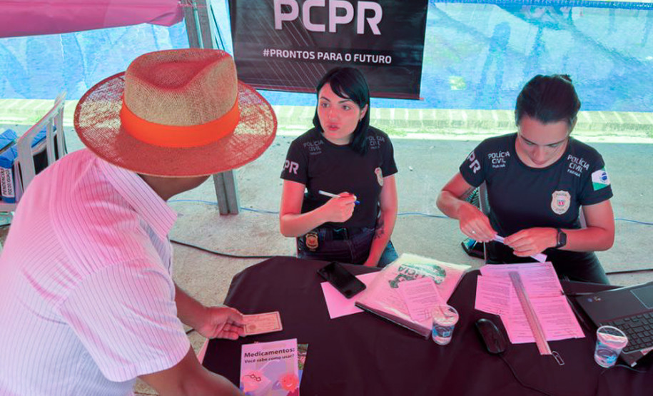 PCPR na Comunidade leva serviços de polícia judiciária para mais de 1,9 mil pessoas em Pinhais e Foz do Iguaçu