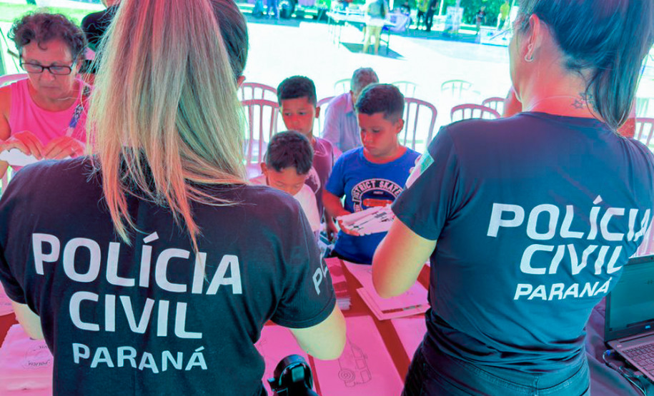 PCPR na Comunidade leva serviços de polícia judiciária para mais de 1,9 mil pessoas em Pinhais e Foz do Iguaçu