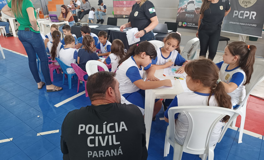 PCPR na Comunidade leva serviços para mais de 2 mil pessoas em Vitorino e Araucária