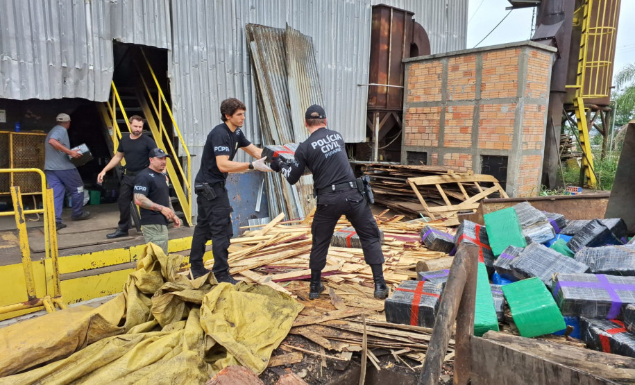 PCPR, PMPR  e Guarda Municipal incineram quatro toneladas de drogas em Irati