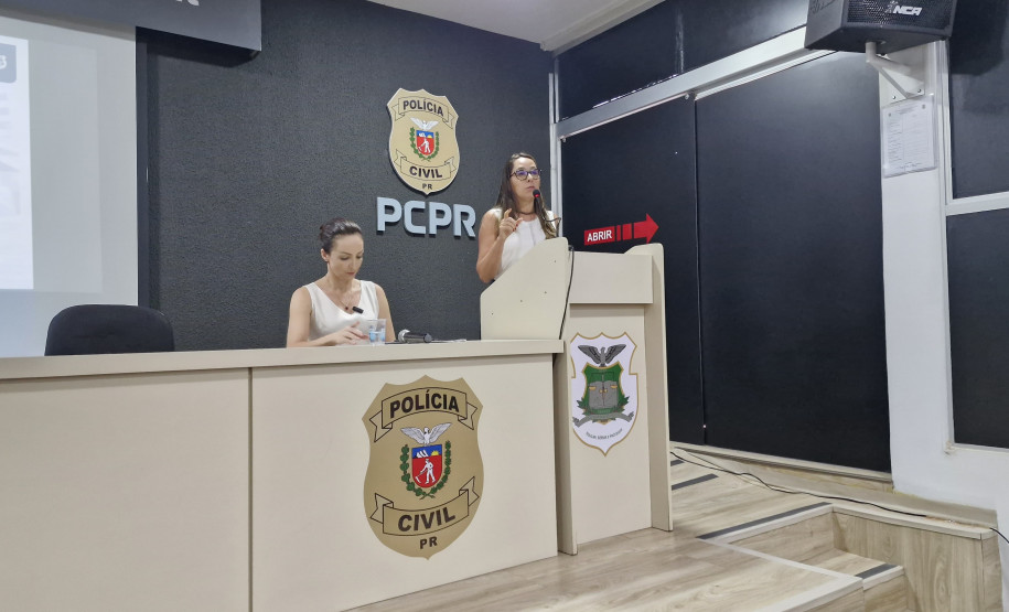 PCPR ministra palestra alusiva ao Dia Internacional da Mulher para 200 servidores em Curitiba