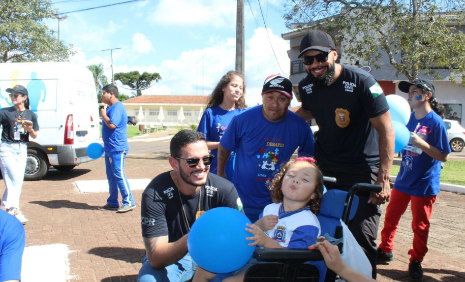 PCPR participa de caminhada para conscientização sobre autismo em Manoel Ribas
