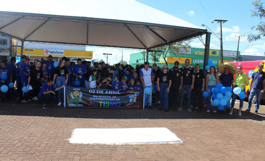 PCPR participa de caminhada para conscientização sobre autismo em Manoel Ribas