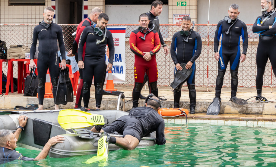 PCPR promove curso de extensão em mergulho