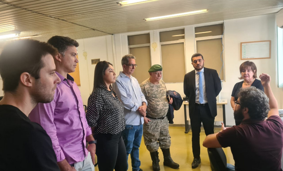 Policiais visitam Instituto de Criminalística para aperfeiçoamento técnico em balística forense