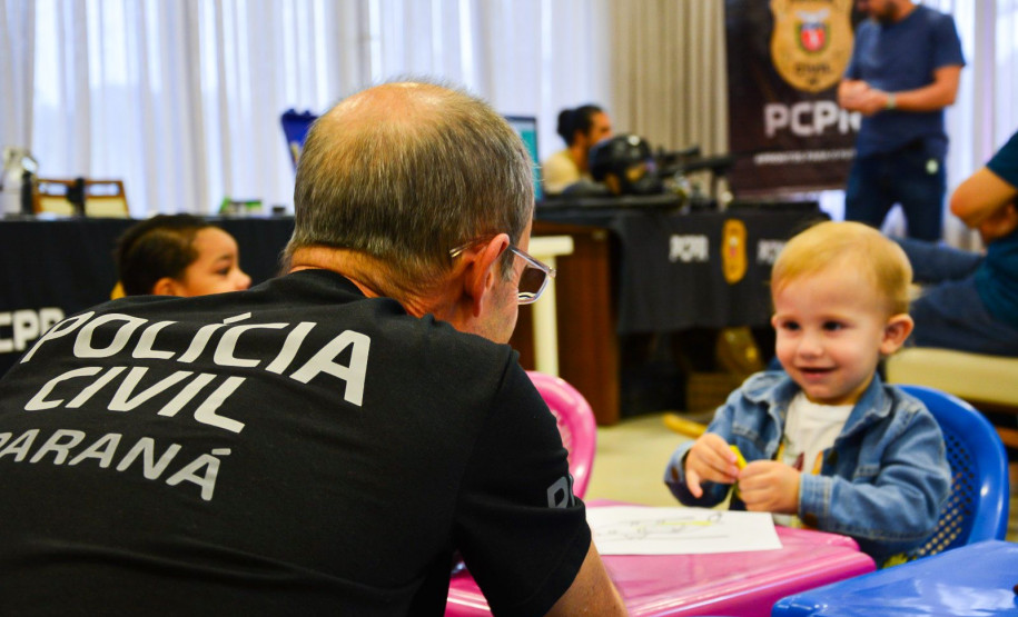 PCPR na Comunidade leva serviços de polícia judiciária para mais de 800 pessoas em Foz do Iguaçu