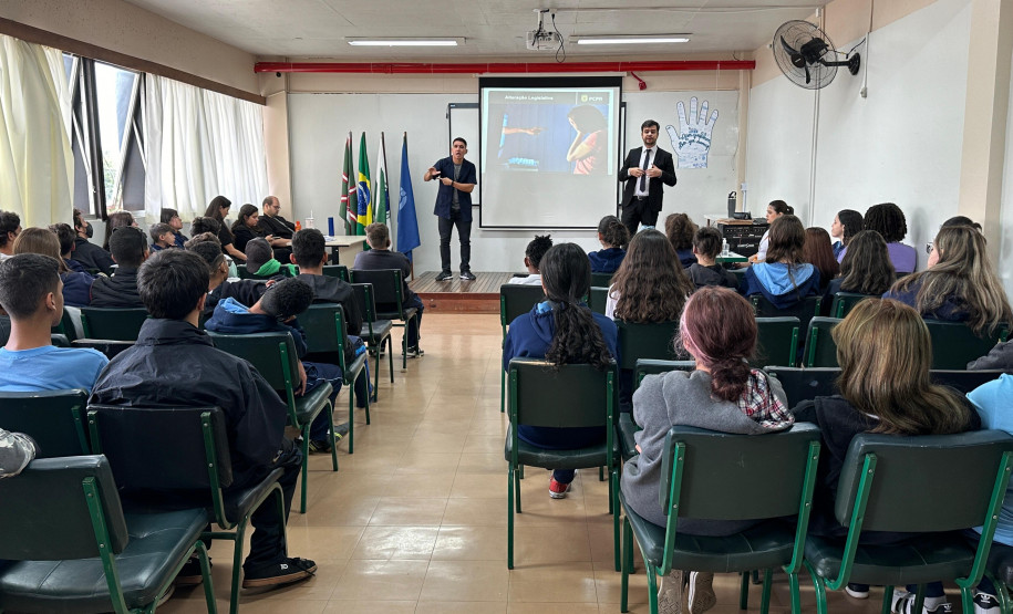 PCPR ministra palestra educativa em escola para surdos na Capital