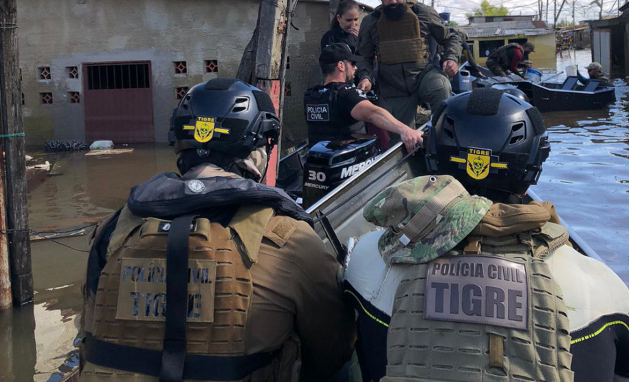 Com 104 agentes e muita tecnologia, forças de segurança do PR seguem apoiando o RS