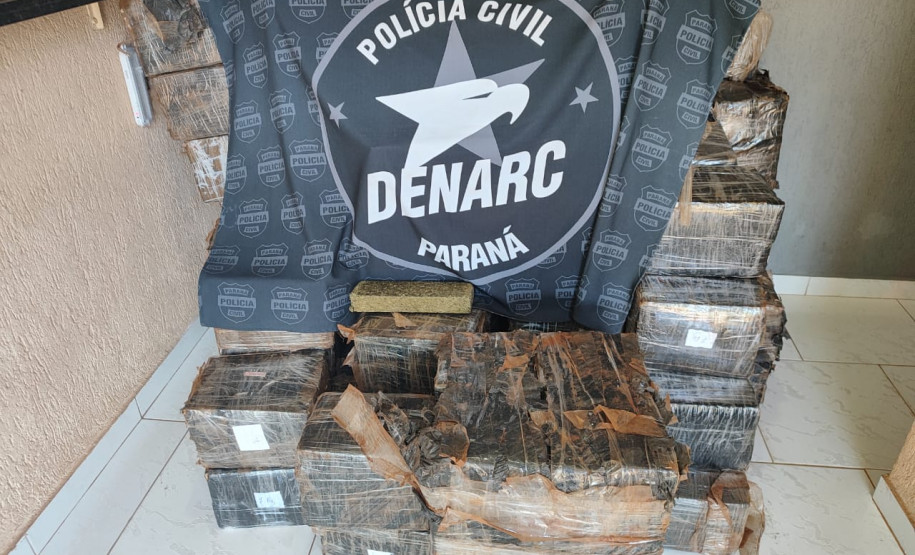 PCPR e PRF apreendem uma tonelada de maconha e prendem dois homens no Oeste do Estado