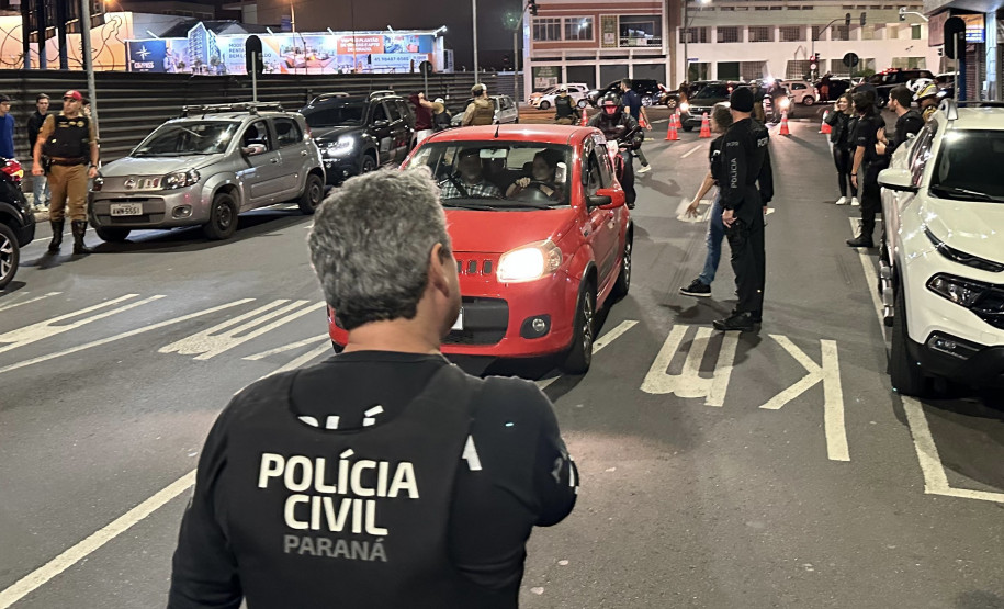 https://www.policiacivil.pr.gov.br/Noticia/PCPR-participa-da-Operacao-Lei-Seca-em-Curitiba
