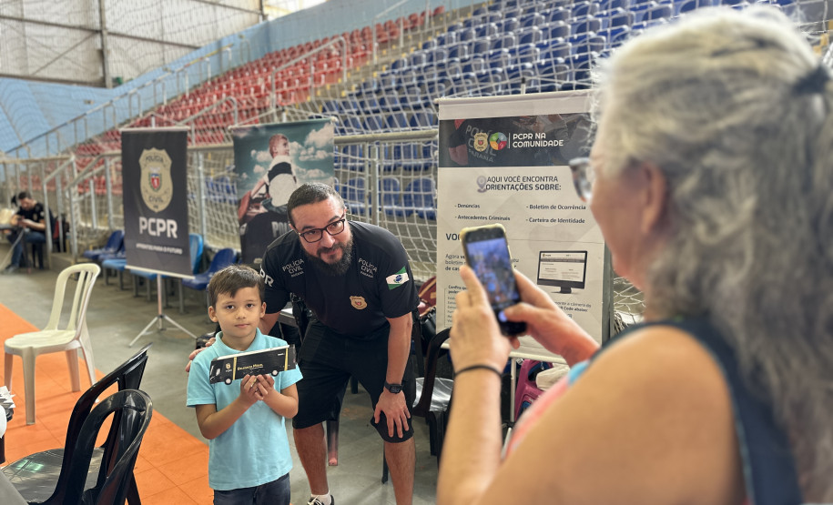 PCPR na Comunidade leva serviços de polícia judiciária e orientações para mais de 5,4 mil pessoas em Curitiba, Matinhos e Maringá