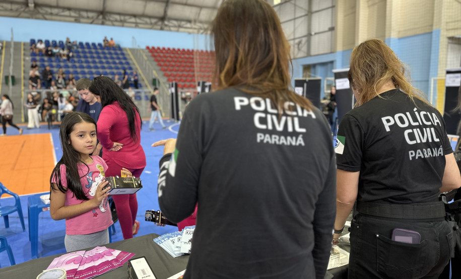 PCPR na Comunidade leva serviços de polícia judiciária e orientações para mais de 5,4 mil pessoas em Curitiba, Matinhos e Maringá