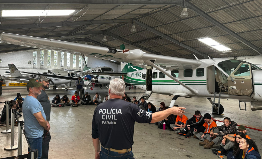 PCPR na Comunidade ministra aula de Vant e aeromodelismo para escoteiros