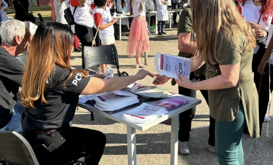 PCPR na Comunidade leva serviços de polícia judiciária e orientações para mais de 5,4 mil pessoas em Curitiba, Matinhos e Maringá