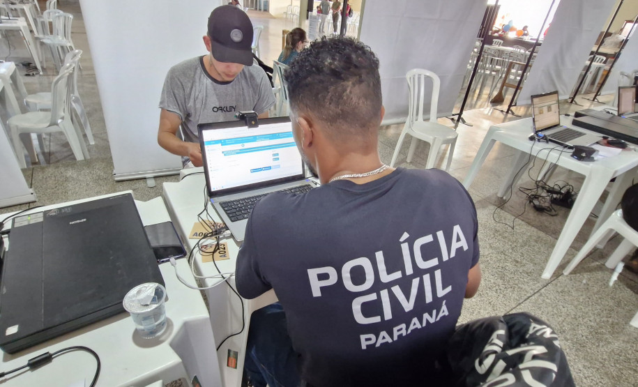 PCPR na Comunidade leva serviços de polícia judiciária e exposições para mais de 1,2 mil pessoas em Tijucas do Sul e Uraí