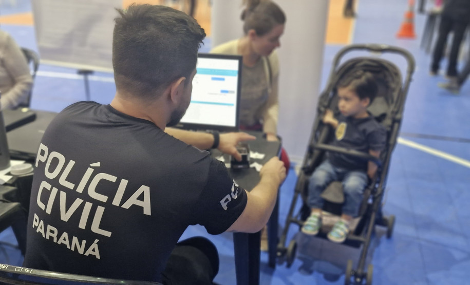 PCPR na Comunidade leva serviços de polícia judiciária e orientações para mais de 5,4 mil pessoas em Curitiba, Matinhos e Maringá