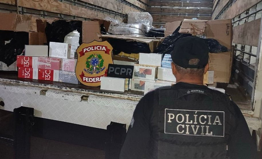 PCPR e PF prendem dois homens em flagrante por descaminho e apreendem celulares contrabandeados em Corbélia