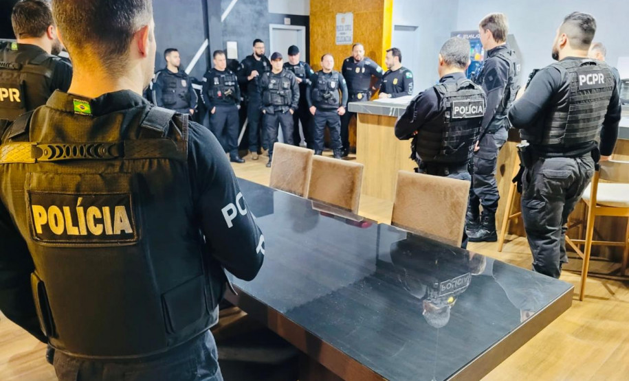 PCPR prende cinco pessoas em operação de combate ao tráfico de drogas em Toledo