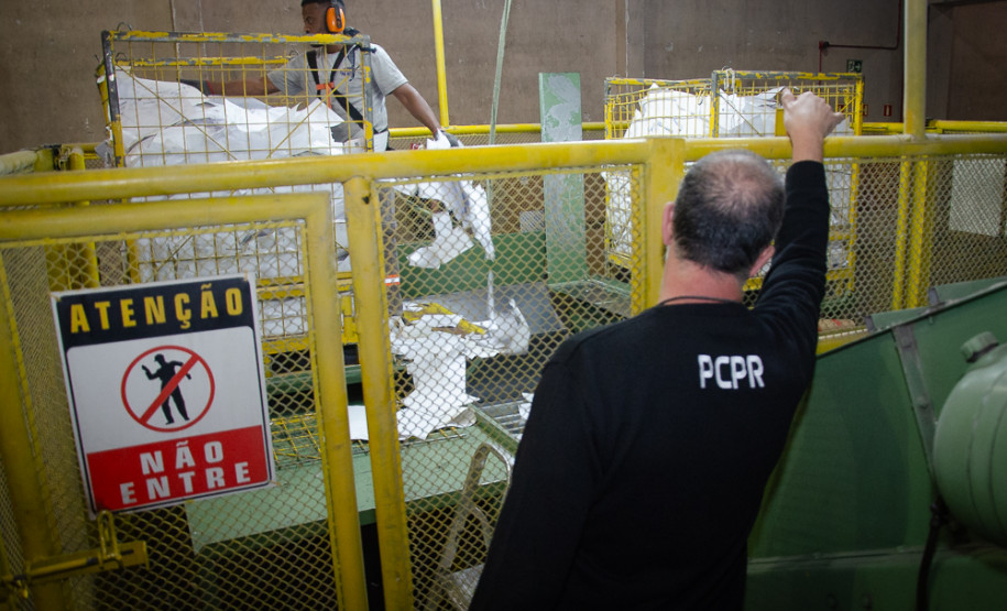 PCPR descarta 5,6 toneladas de documentos arquivados em delegacias da Capital