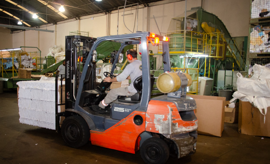 PCPR descarta 5,6 toneladas de documentos arquivados em delegacias da Capital